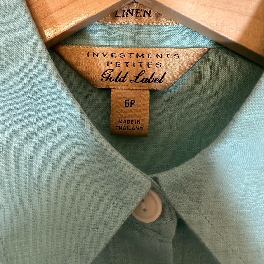 Relaxed Button-Down Shirt in Seafoam Green - Picture 3 of 5